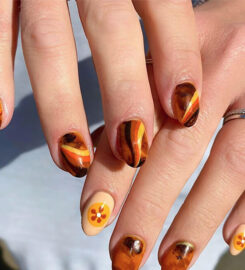TIPS NAIL BAR