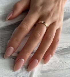 Luxy Nails & Spa