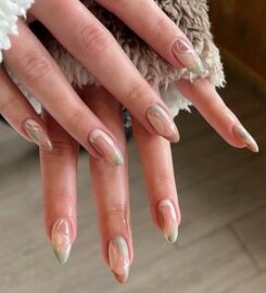 Luxy Nails & Spa